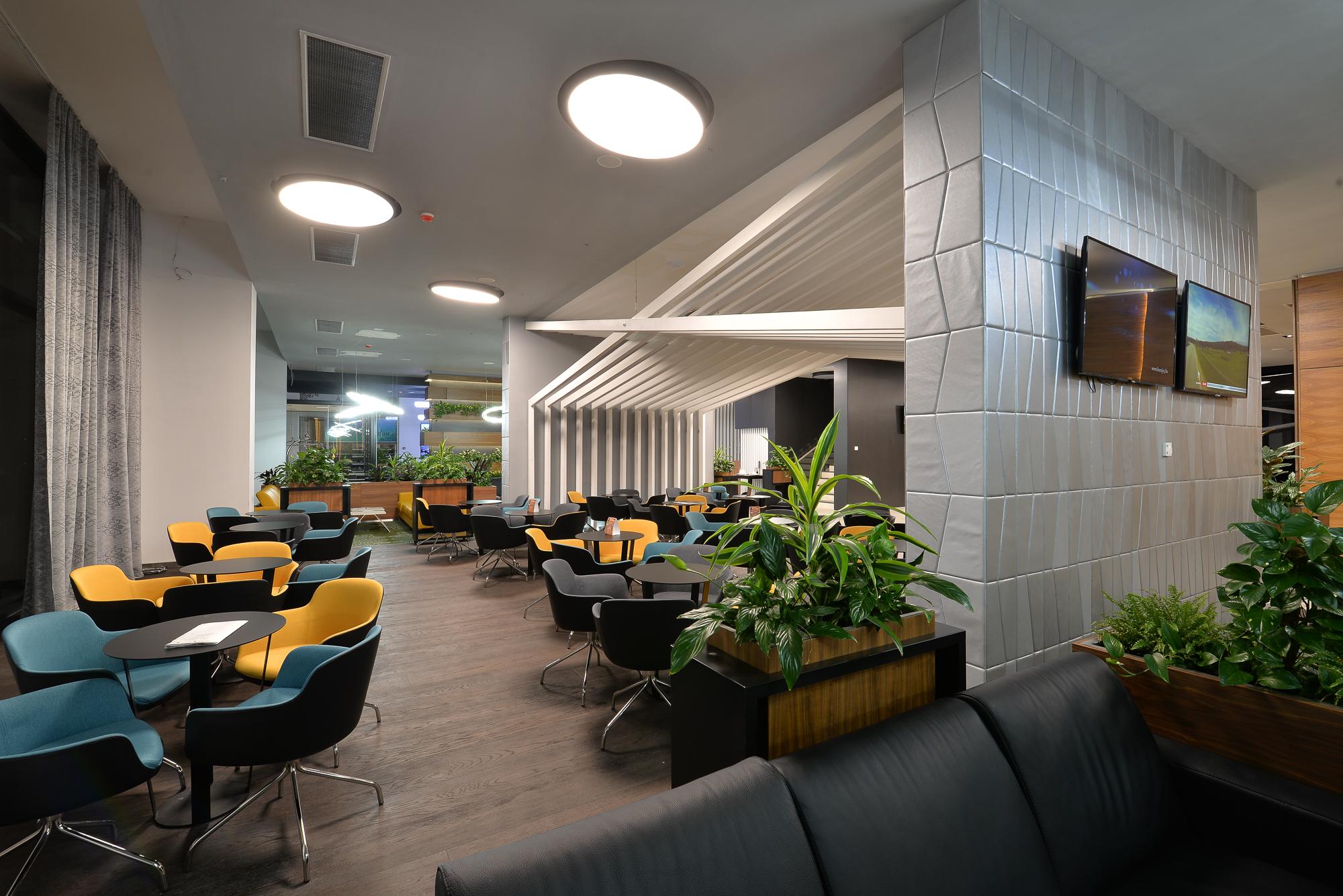 호텔 힐스 사라예보 콩그레스 앤 테르말 스파 리조트 Ilidža 외부 사진 Business lounge at the airport
