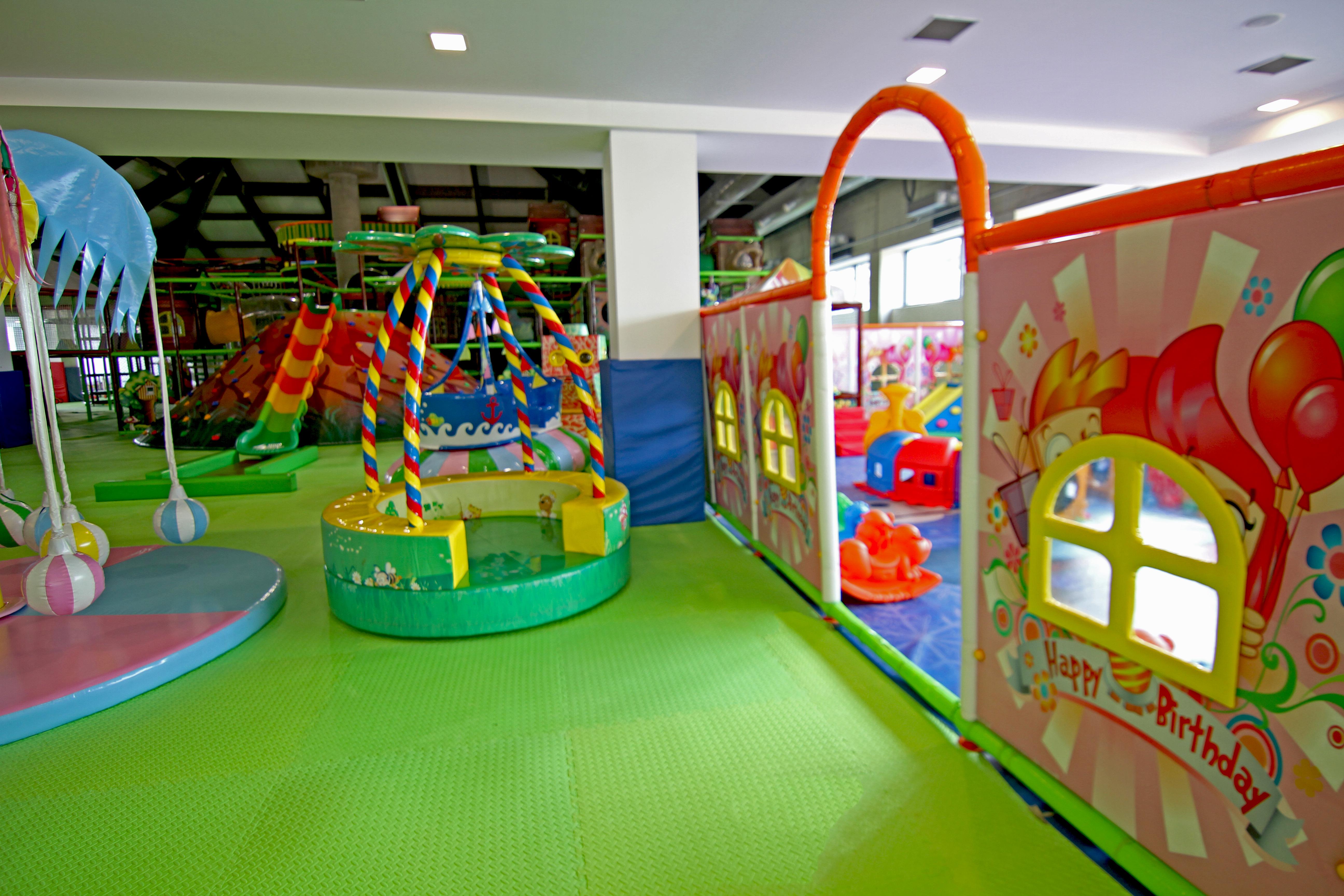 호텔 힐스 사라예보 콩그레스 앤 테르말 스파 리조트 Ilidža 외부 사진 An indoor playground in Bangkok, Thailand