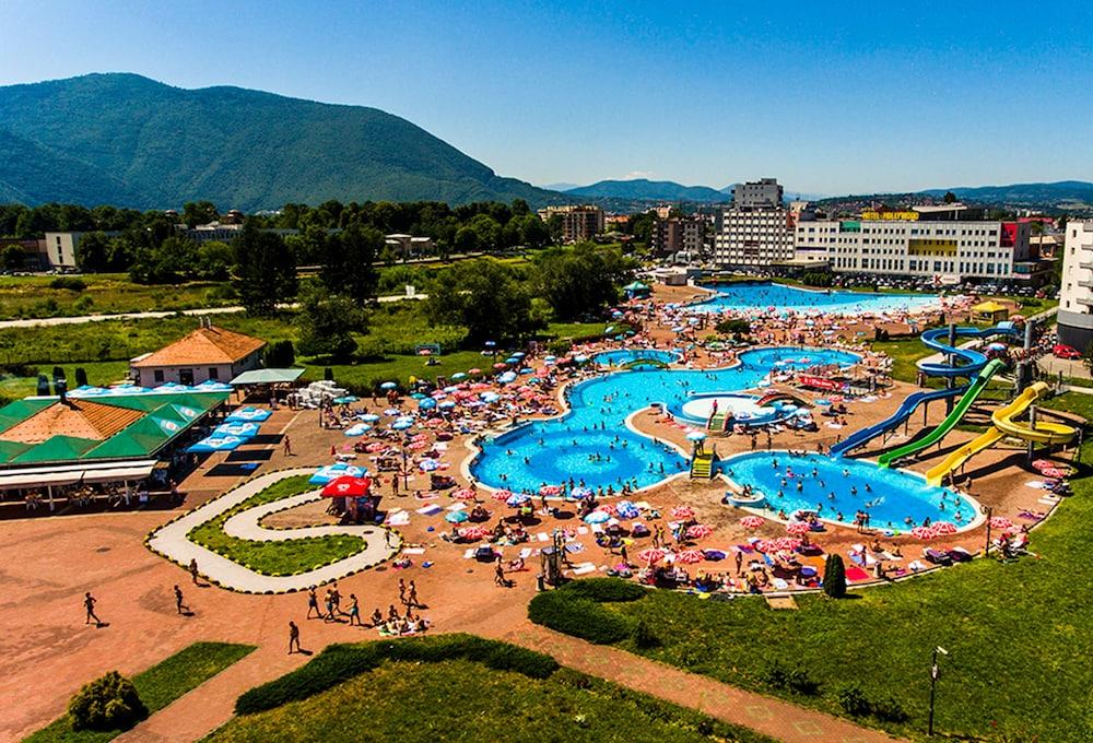 호텔 힐스 사라예보 콩그레스 앤 테르말 스파 리조트 Ilidža 외부 사진 Aquapark Podgorica