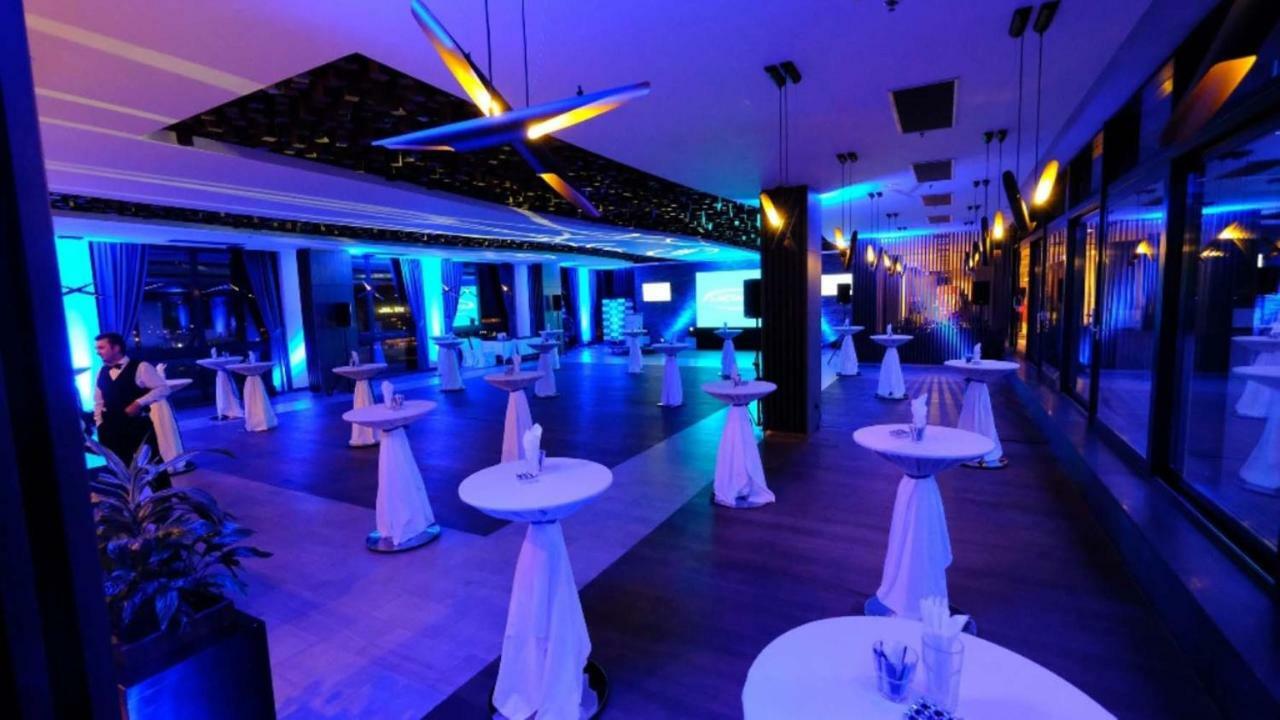 호텔 힐스 사라예보 콩그레스 앤 테르말 스파 리조트 Ilidža 외부 사진 The interior of the 100th floor of the Westin Palace, Vienna
